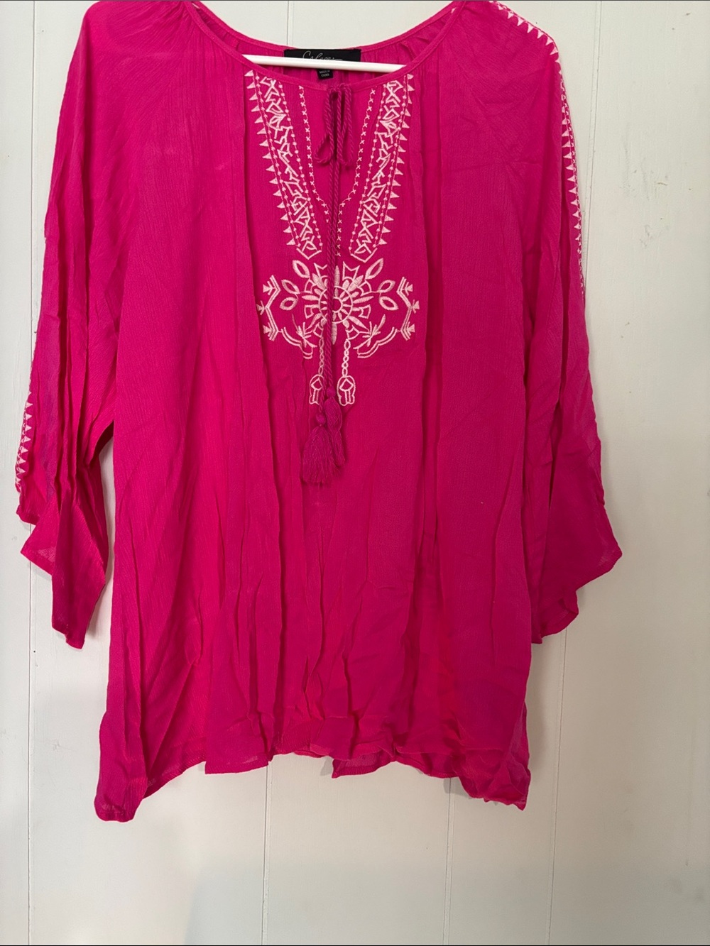 BOHo NWOT Women's Fuchsia Embroidered Tunic with Tassel Tie